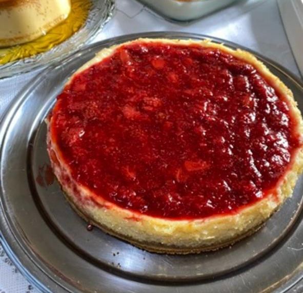 Cheesecake com Geleia de Casca de Pitaya